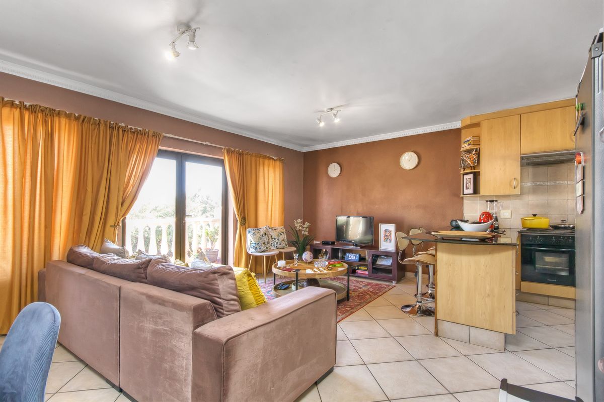 Stunning Duplex Custer for sale in Winchester Hills With Double Garage - Photo 4