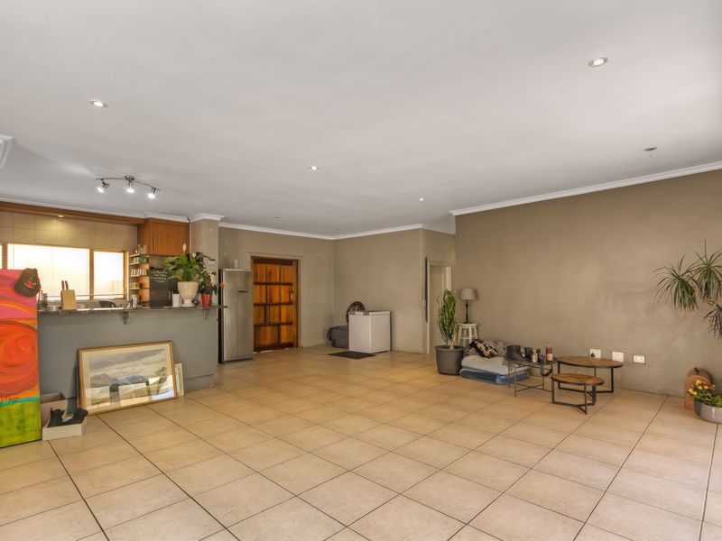 Magnificent House on Mondeor Hills - Photo 6