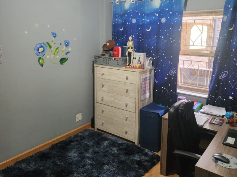 Lock-Up-and-Go Unit for Sale – Croydon, Kempton Park - Photo 6