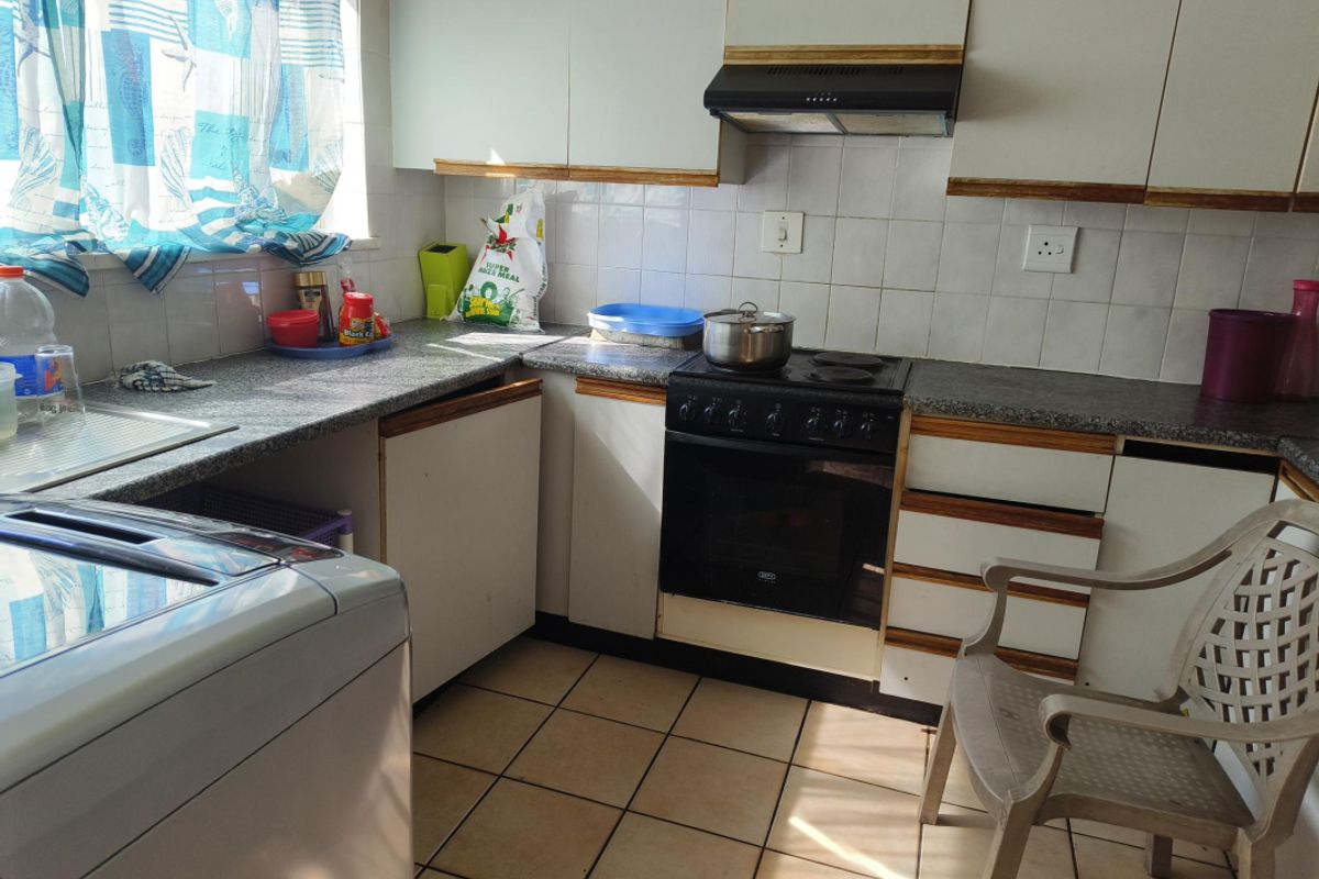 Spacious 3-Bed Duplex for Sale – 103 sqm with Garden & Double Carport - Photo 4