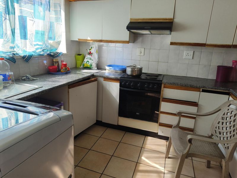 Spacious 3-Bed Duplex for Sale – 103 sqm with Garden & Double Carport - Photo 4