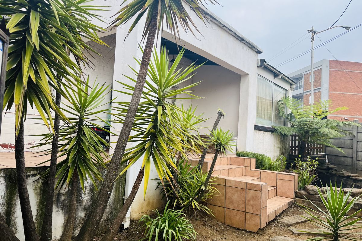 Beautiful Family Home with a cottage!!! - Photo 2