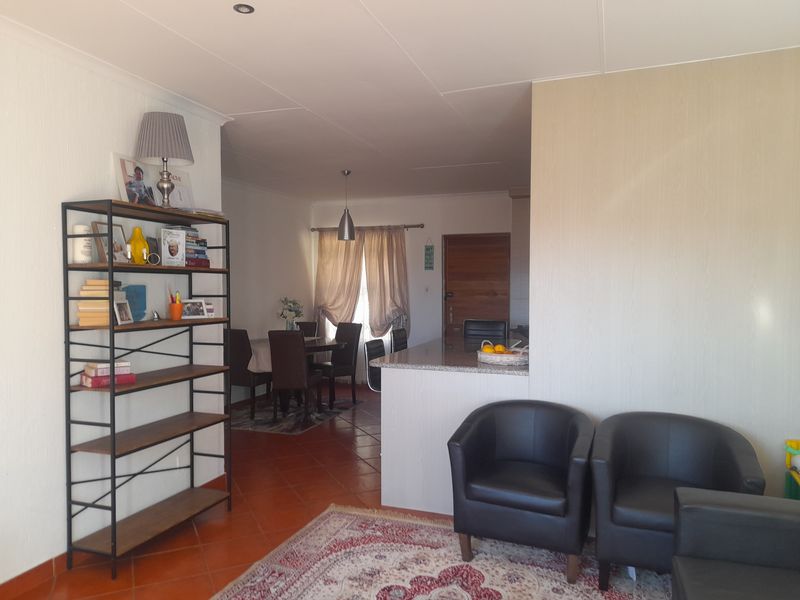 Beautiful 3 Bedrooms Upstairs Townhouse for ale in Wnchester Hills - Photo 8