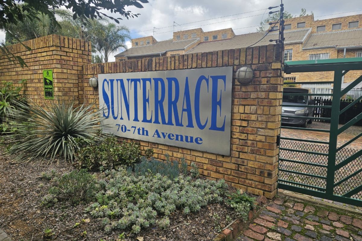 Large 3-Bed Cluster for Sale – Edenvale - Photo 2