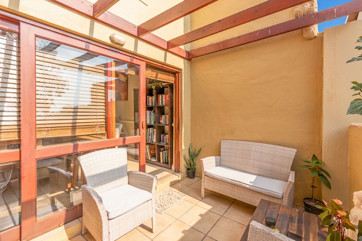 2 Bedroom Apartment in Morningside - Photo 3