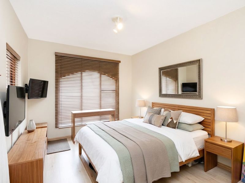 2 Bedroom Apartment in Morningside - Photo 8