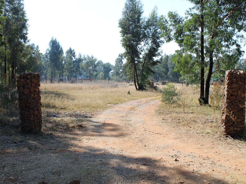 2.24 Hectare Smallholding Opportunity in Valley Settlements, Meyerton - Photo 1