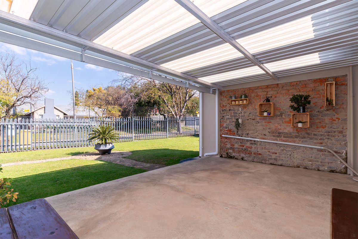 Within the boomed off area 3-Bed Home with Pool & Undercover Parking - Photo 5