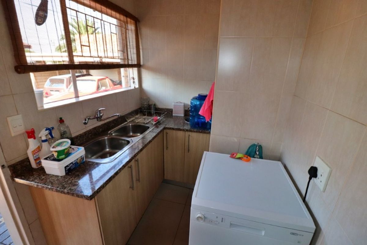 Massive 4 bedroom family home!!! - Photo 4