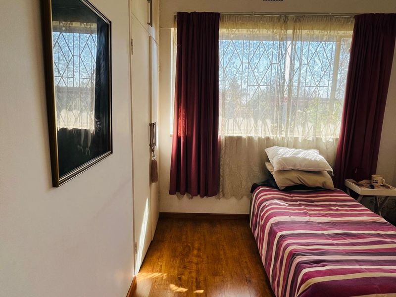 Spacious Family Home with A Bonus Flatlet! - Photo 10