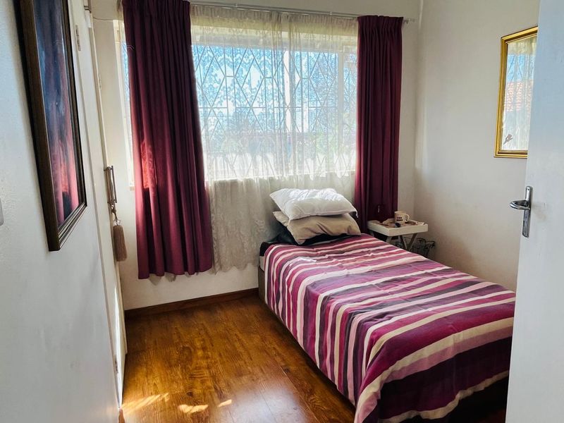 Spacious Family Home with A Bonus Flatlet! - Photo 9