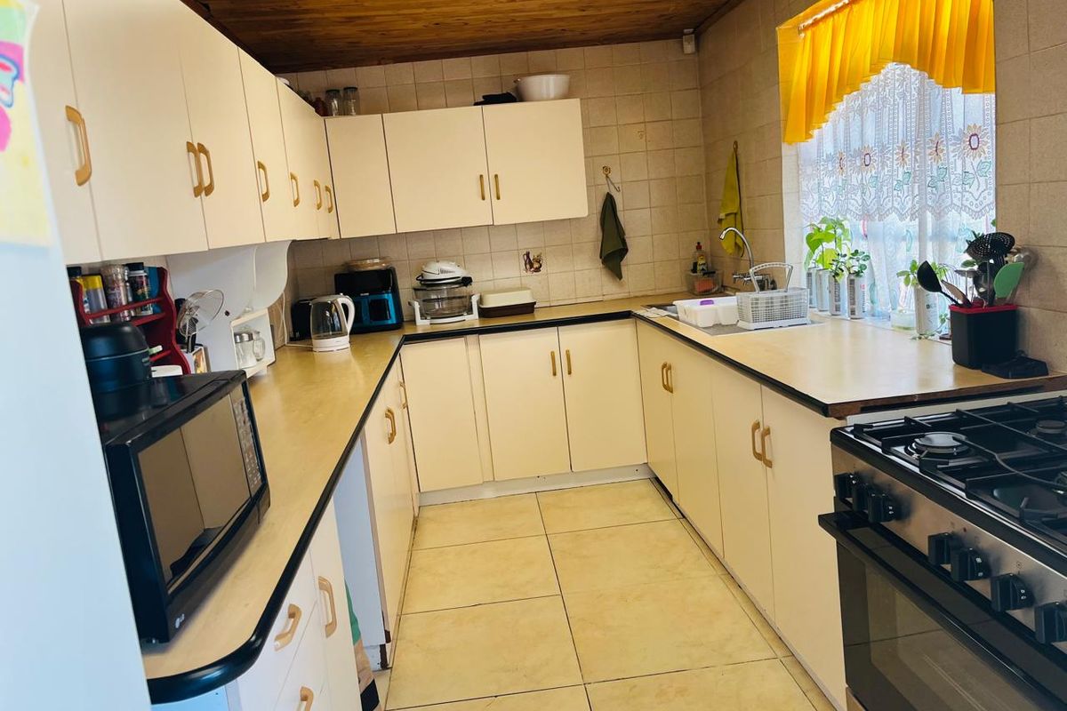 Affordable 3 Bedrom Family Home - Photo 3