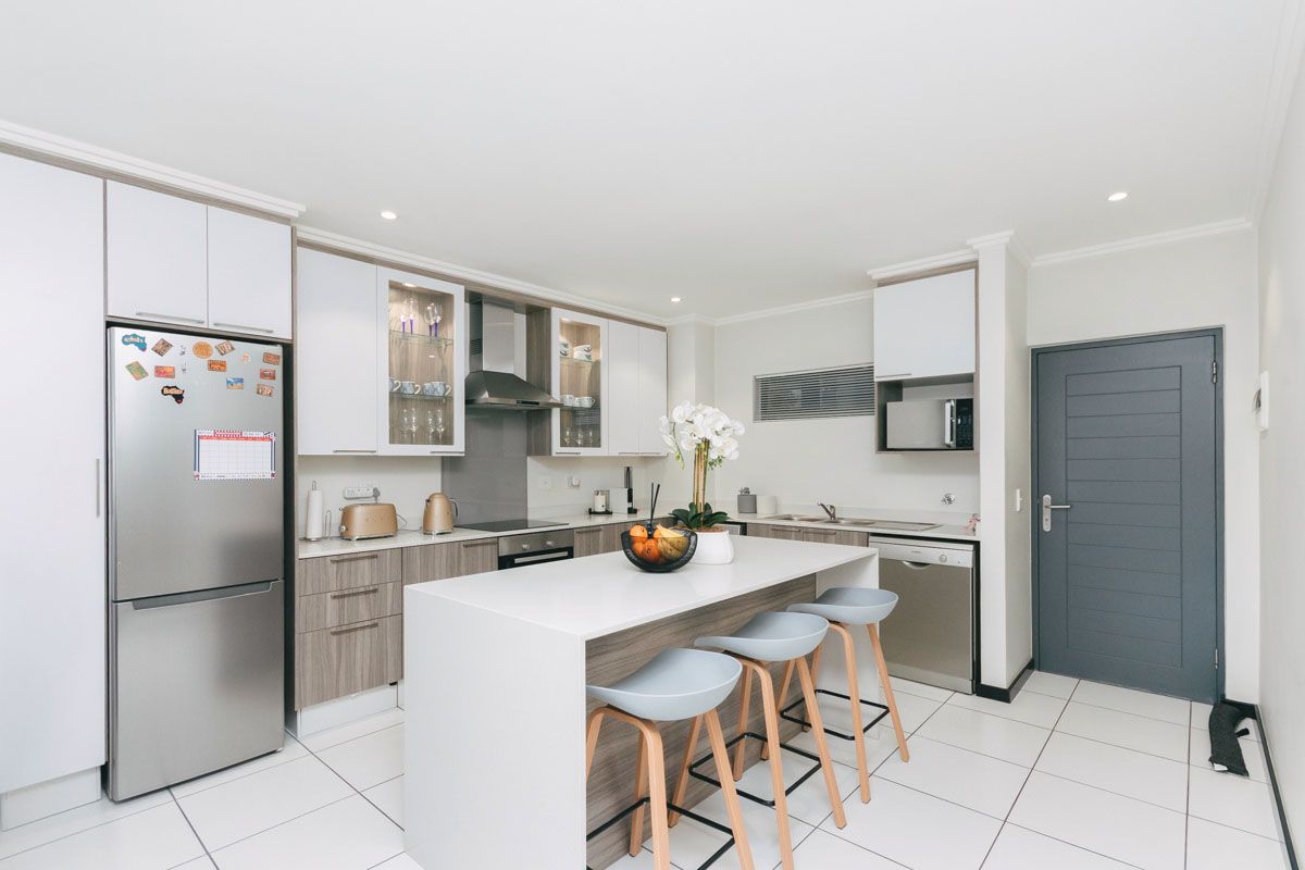 Three bedroom unit in Beverley, with double garage - Photo 4