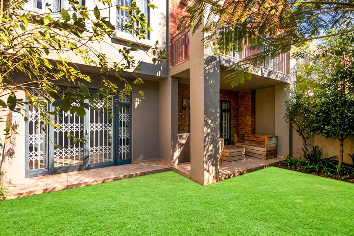 2 Bedroom Townhouse in Darrenwood - Photo 3