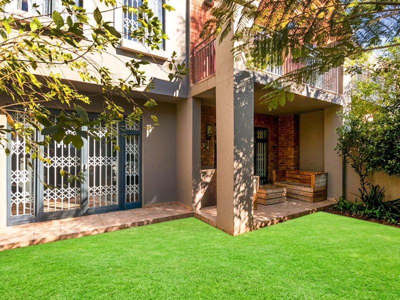2 Bedroom Townhouse in Darrenwood - Photo 3
