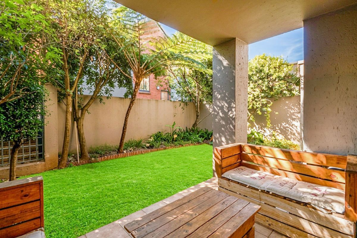 2 Bedroom Townhouse in Darrenwood - Photo 2