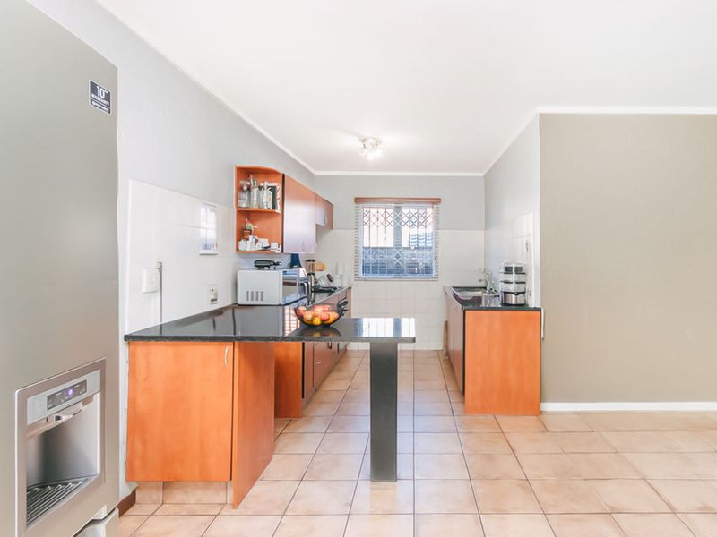 2 Bedroom Townhouse in Darrenwood - Photo 6