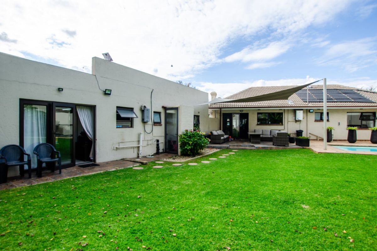 Modern Neat Home + Cottage – Buurendal, Edenvale - Photo 2