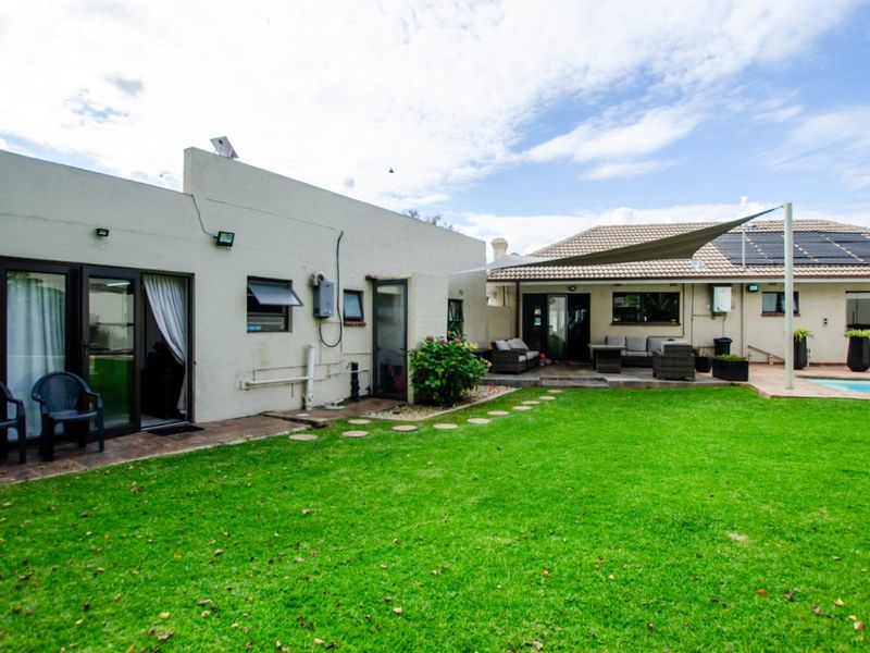 Modern Neat Home + Cottage – Buurendal, Edenvale - Photo 2