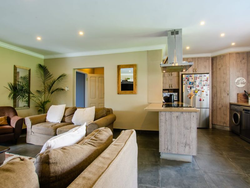 Modern Neat Home + Cottage – Buurendal, Edenvale - Photo 10