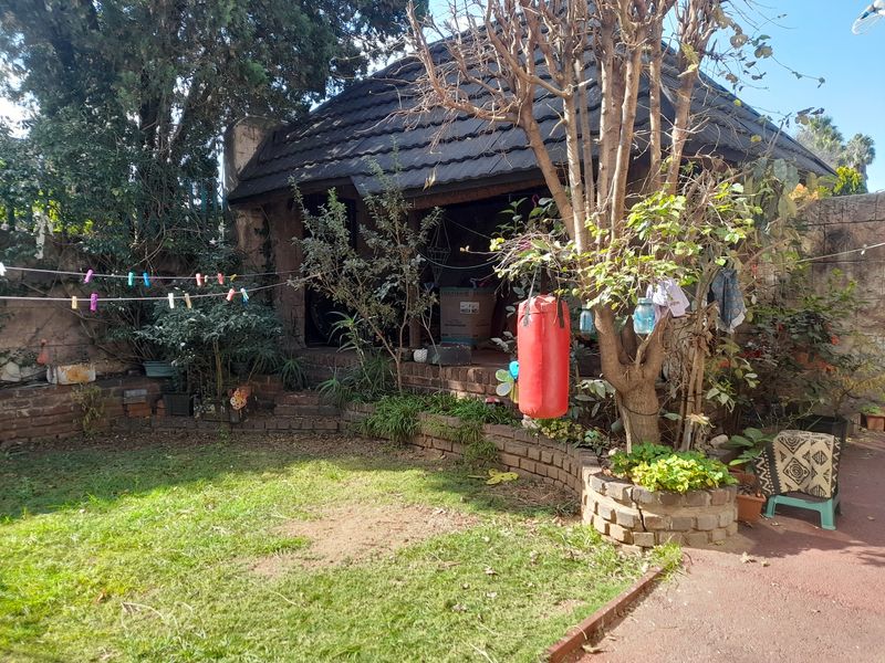 3 Bedroom Duplex Cluster for sale in Mondeor - Photo 3