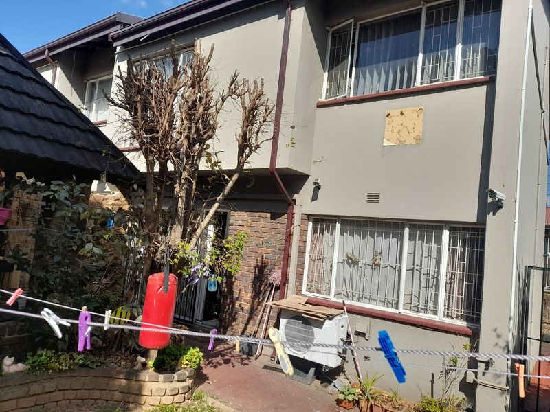 3 Bedroom Duplex Cluster for sale in Mondeor - Photo 2