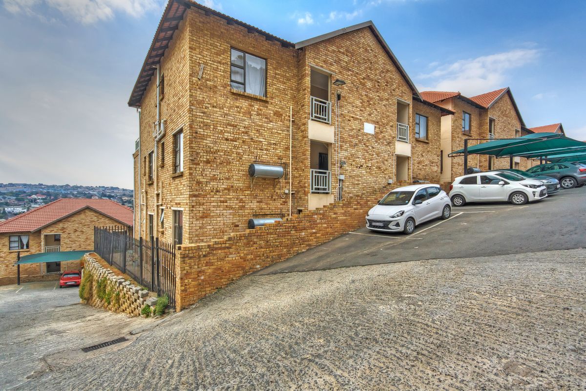 Stunning Modern Ground floor unit for sale in Winchester Hills - Photo 4