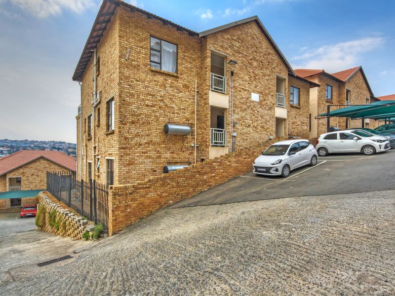 Stunning Modern Ground floor unit for sale in Winchester Hills - Photo 4