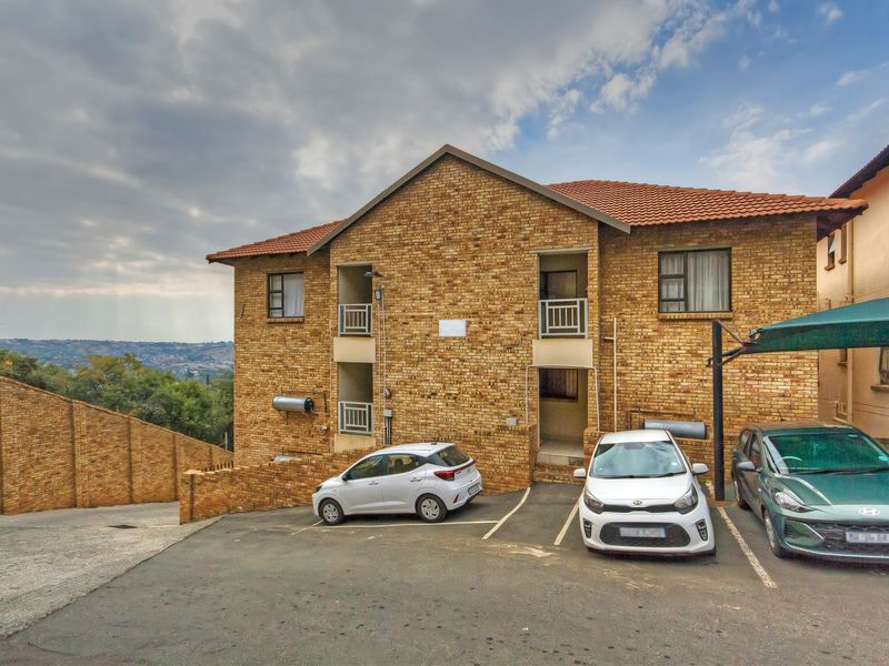 Stunning Modern Ground floor unit for sale in Winchester Hills - Photo 3