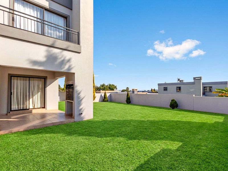 4 Bedroom 3.5 Bathroom Freehold property for sale in Midrand - Photo 4