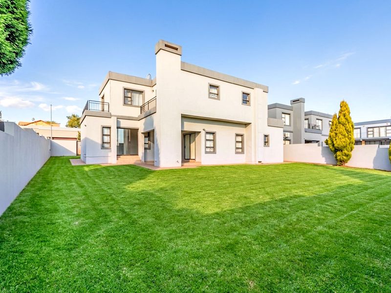 4 Bedroom 3.5 Bathroom Freehold property for sale in Midrand - Photo 5