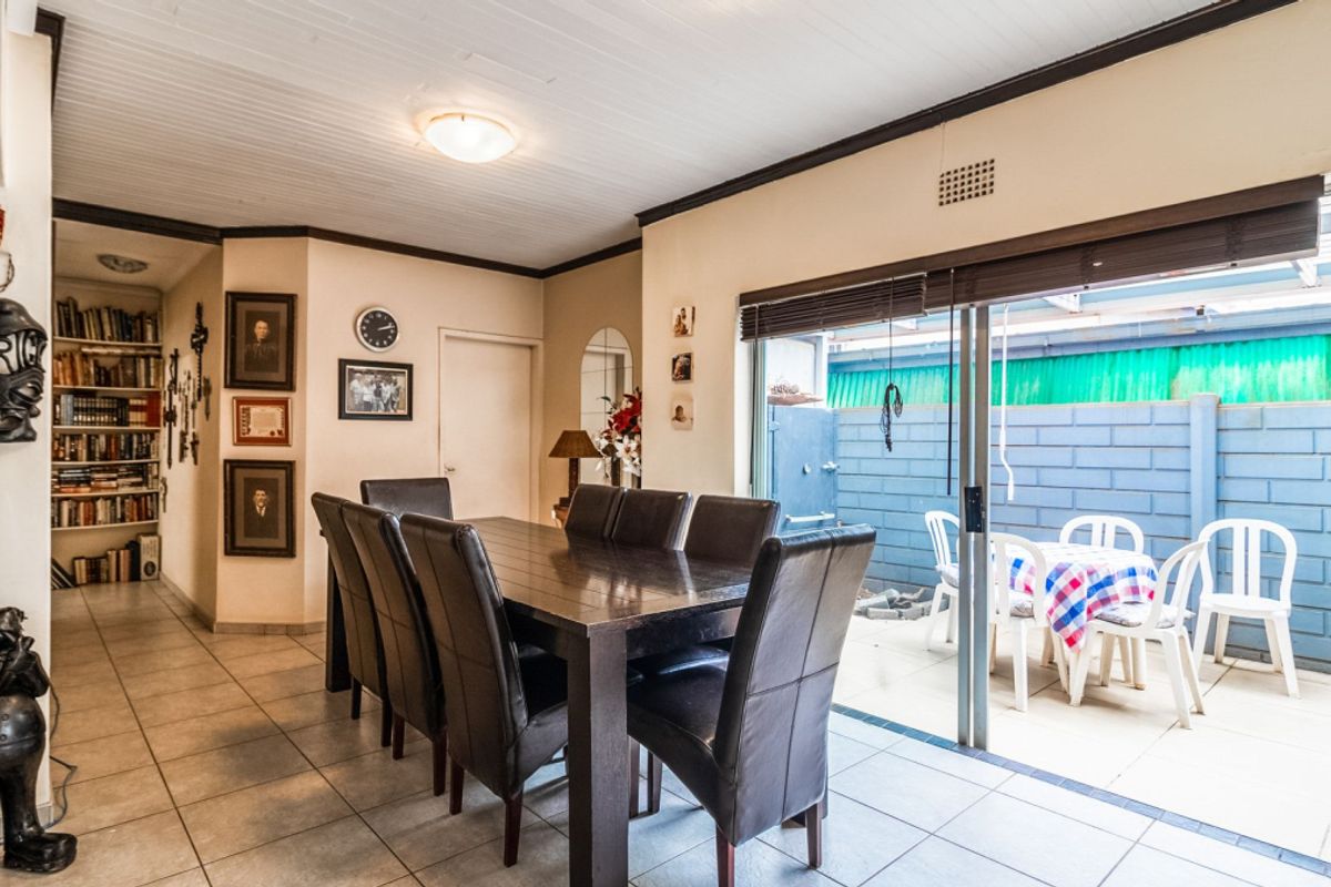 Secure 3-Bed Family Home + Granny Flat & Pool | Buurendal, Edenvale - Photo 4