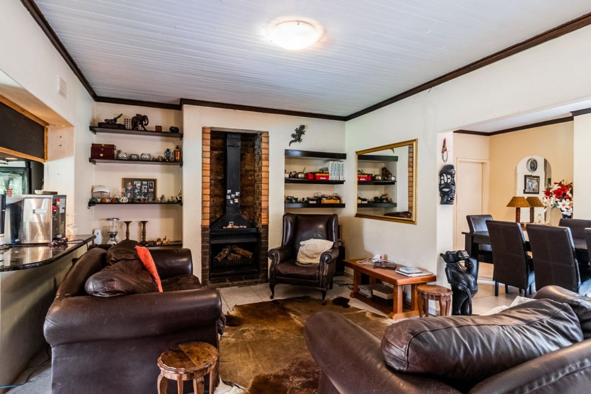 Secure 3-Bed Family Home + Granny Flat & Pool | Buurendal, Edenvale - Photo 5
