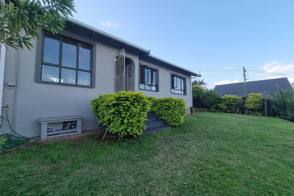 Charming Home with Cottage and Sea Views - Photo 2