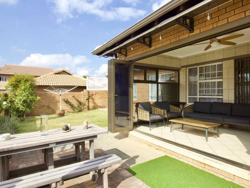 4 Bedroom townhouse in Paramount estate - Photo 2