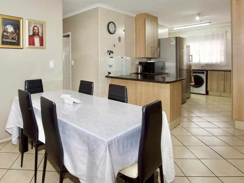 4 Bedroom townhouse in Paramount estate - Photo 8