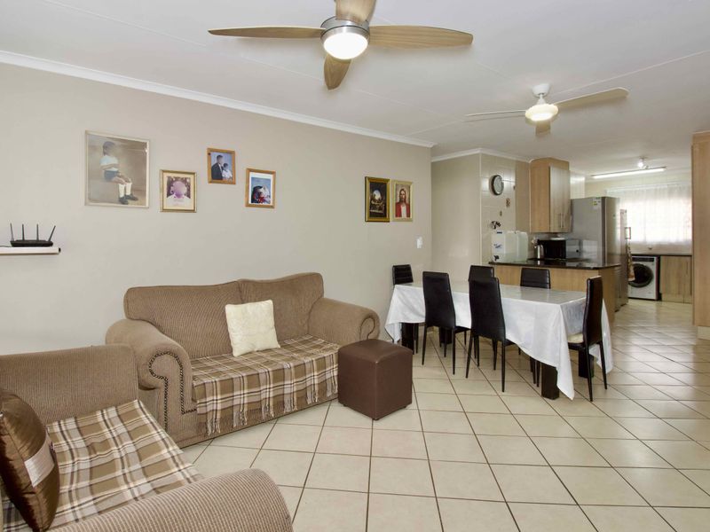 4 Bedroom townhouse in Paramount estate - Photo 6