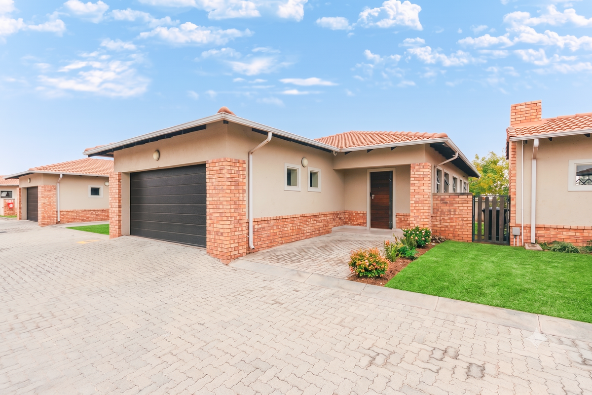 3 BEDROOM, 2 BATHROOM HOME FOR SALE IN MIDRAND - Photo 2