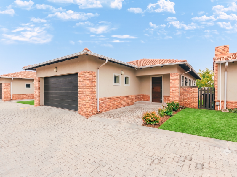 3 BEDROOM, 2 BATHROOM HOME FOR SALE IN MIDRAND - Photo 2