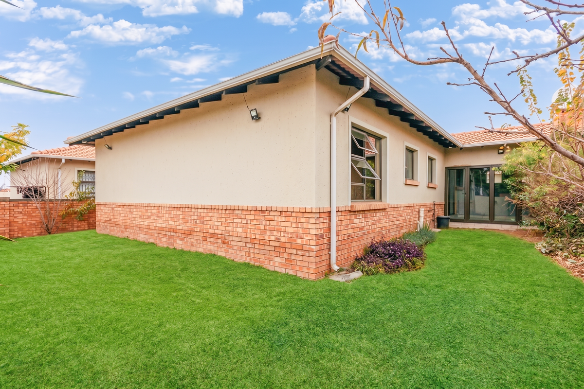 3 BEDROOM, 2 BATHROOM HOME FOR SALE IN MIDRAND - Photo 4