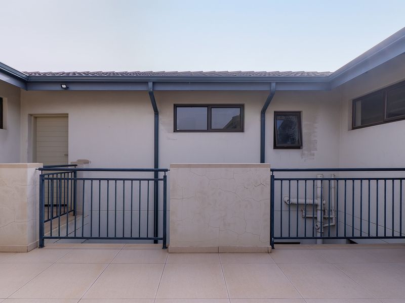 Stylish First-Floor 1-Bedroom Apartment in a Secure Lifestyle Estate - Photo 7
