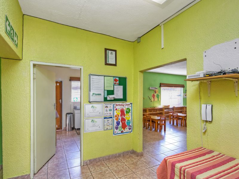 Family Home with Exceptional Entertainment and Business Potenial - Photo 10
