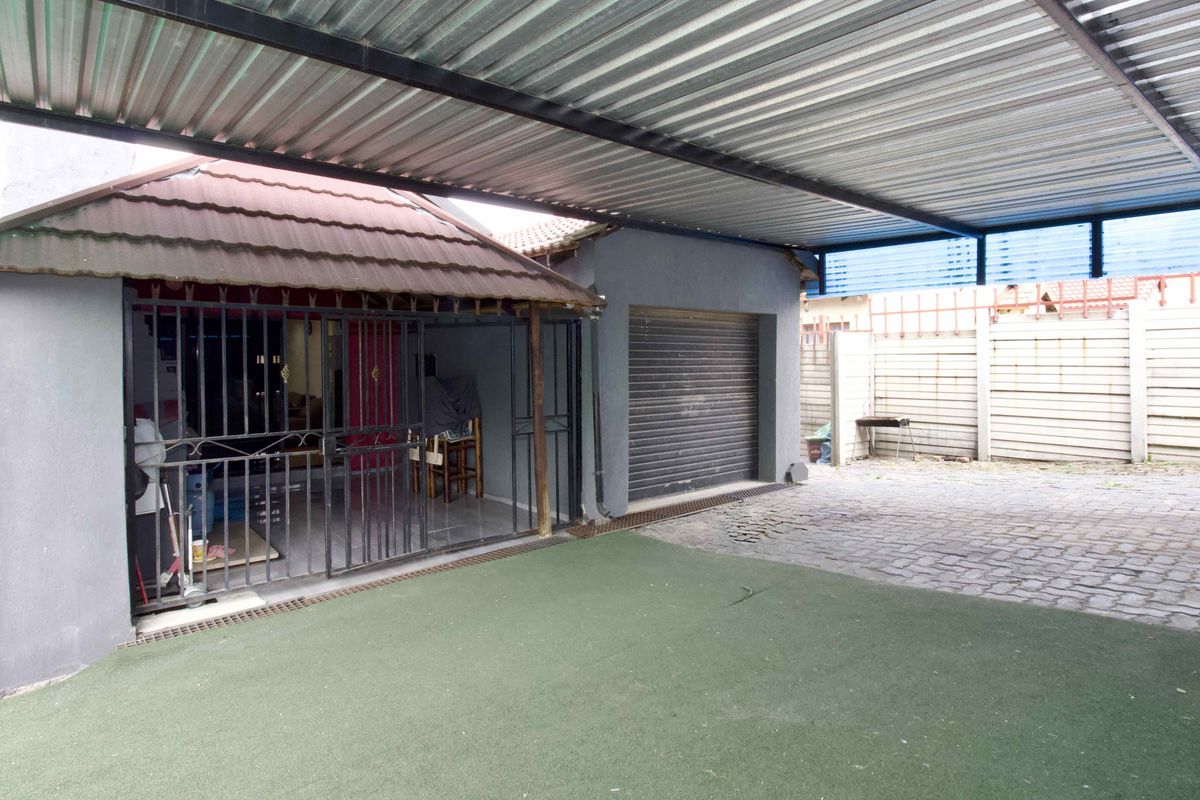 3 Bedroom Family Home in Centurion - Photo 2