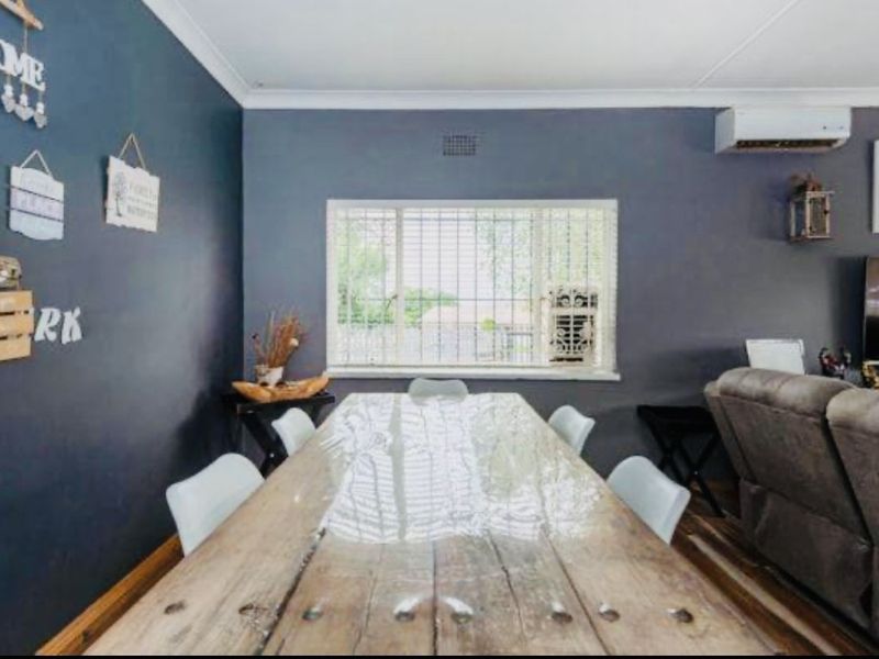 Lovely Family Home in Marlands - Photo 6