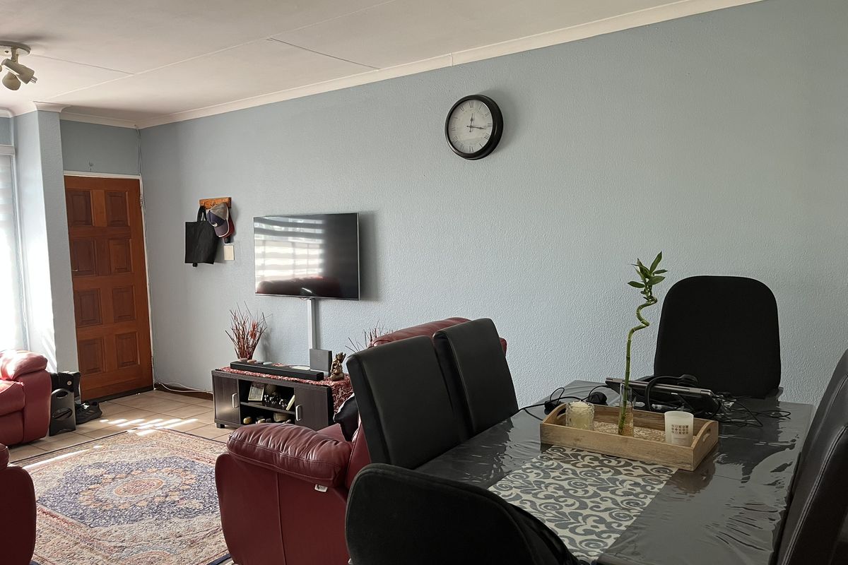 Charming First-Floor Apartment in Jacaranda Lane, Boskruin - Photo 5