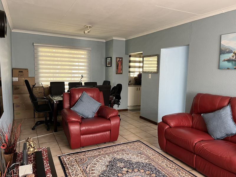 Charming First-Floor Apartment in Jacaranda Lane, Boskruin - Photo 2
