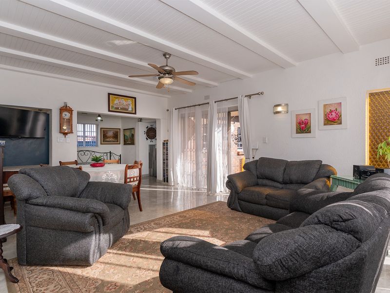 Rare Find in Parkrand! Stunning 3-Bed Duplex with a Massive Private Garden 🏡✨ - Photo 8