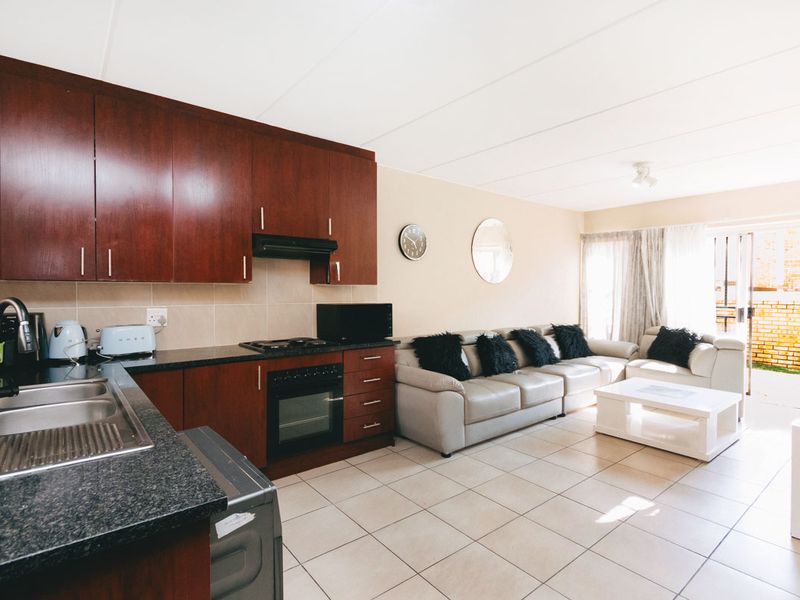 3 bedroom, 2.5 bathroom home - Photo 10