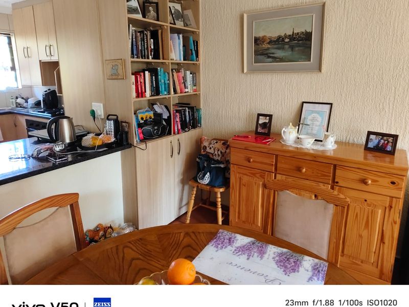 Neat 2 Bed Facebrick Townhouse in Croydon – 68sqm + Garden + Garage - Photo 5