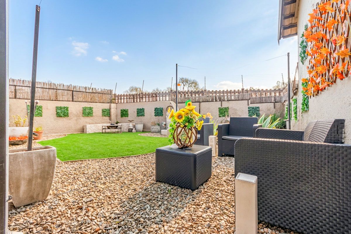2 bedroom 2 bathroom home with spacious private garden - Photo 4